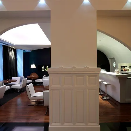 Отель Le Grand Balcon Тулуза