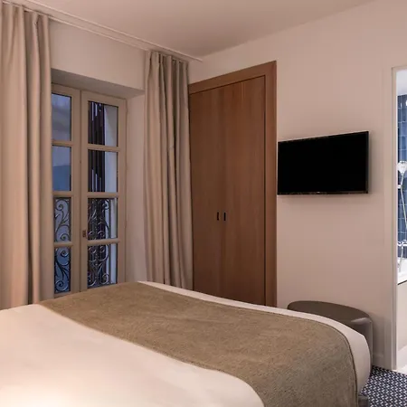 Le Grand Balcon Отель 4*
