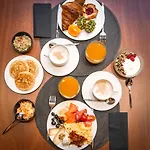 Le Grand Balcon Hotel 4*
