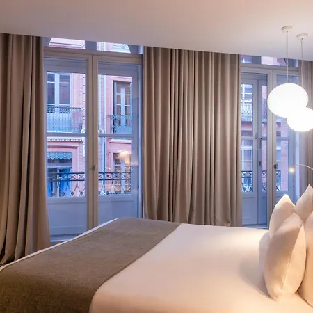 Le Grand Balcon Hotel