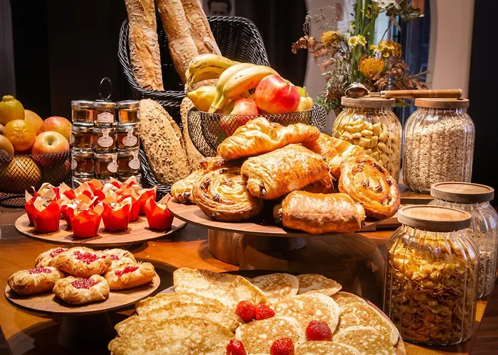 Le Grand Balcon Hotel 4*