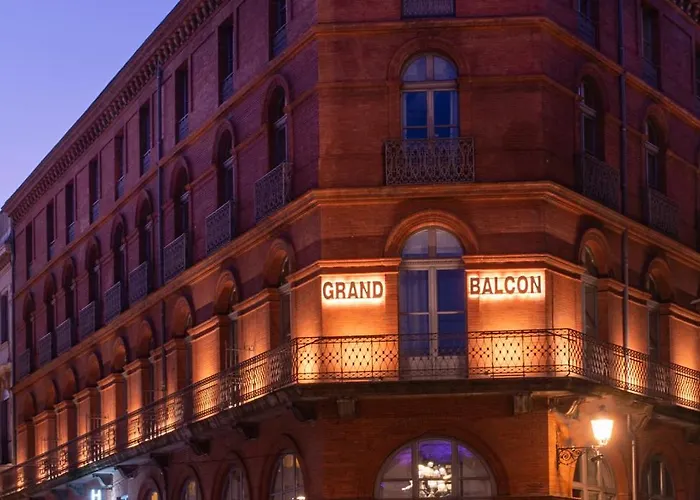 Le Grand Balcon Hotel 4*