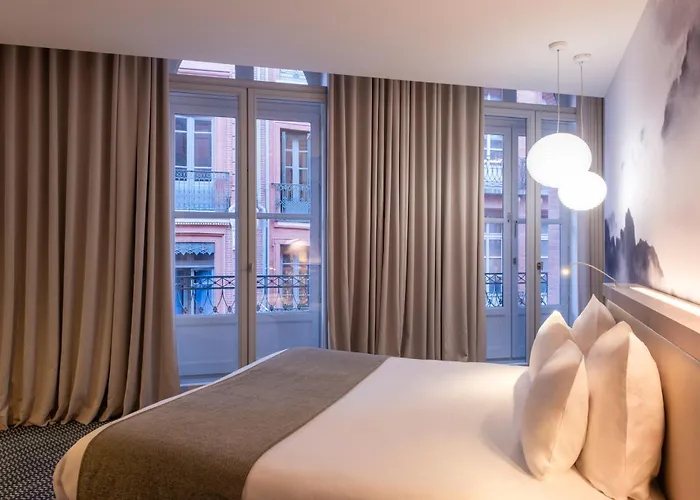 Le Grand Balcon Hotel