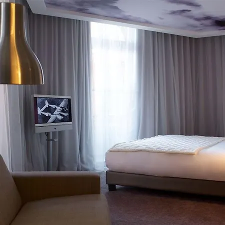 Le Grand Balcon Hotel 4*